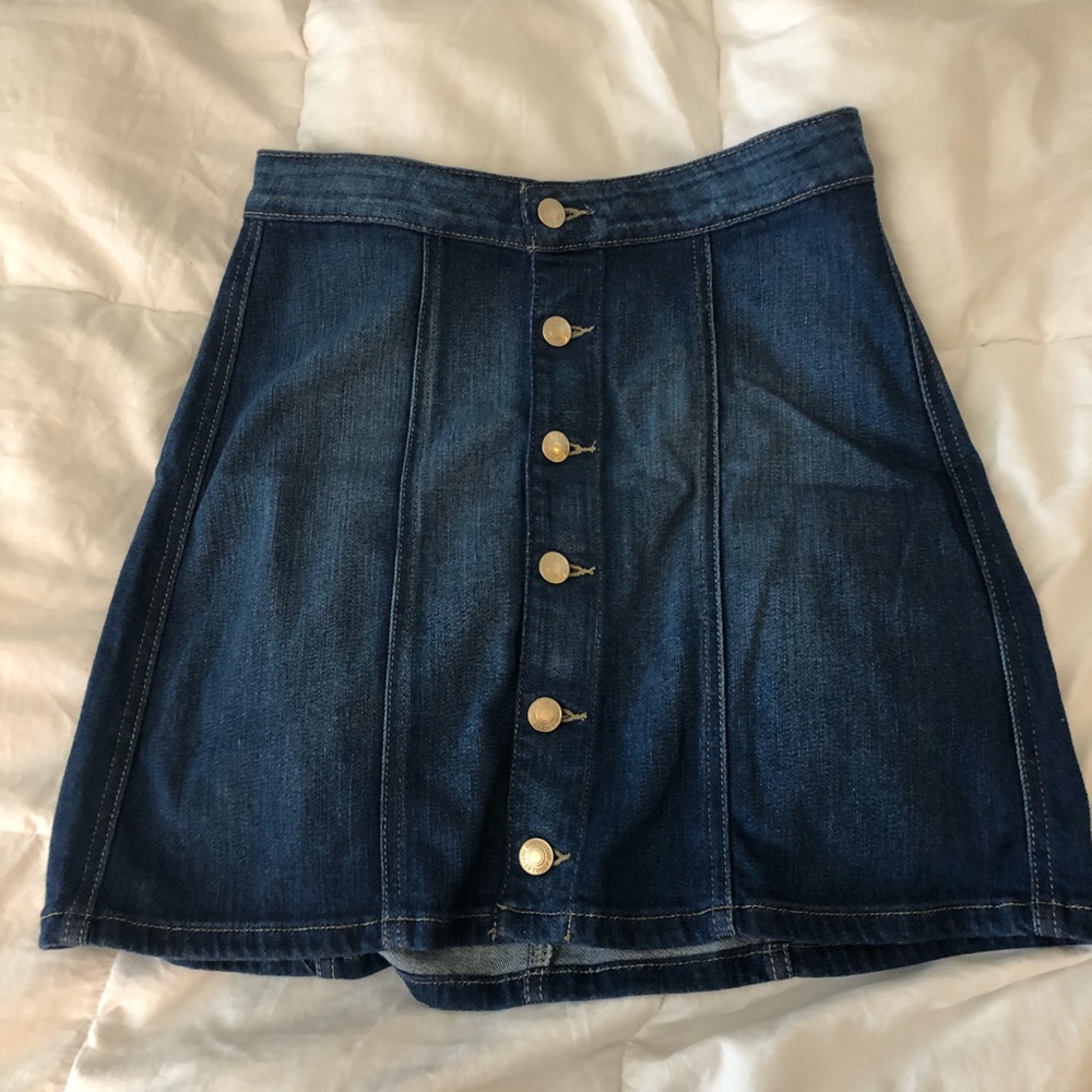 GUESS button denim skirt